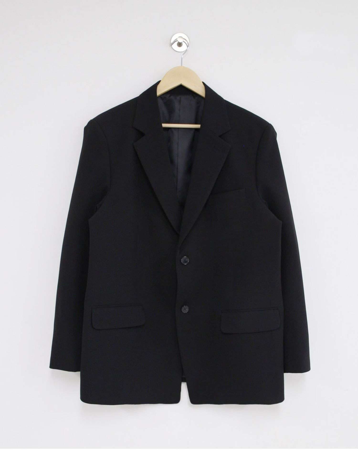 メンズカジュアルスーツ 男性用正装服 運動靴と組み合わせる新感覚着こなし