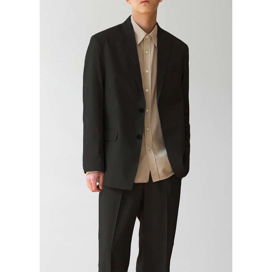 メンズカジュアルスーツ 男性用正装服 運動靴と組み合わせる新感覚着こなし