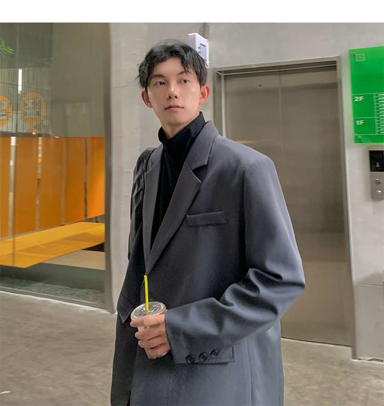 メンズカジュアルスーツ 男性用正装服 運動靴と組み合わせる新感覚着こなし
