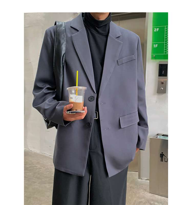 メンズカジュアルスーツ 男性用正装服 運動靴と組み合わせる新感覚着こなし