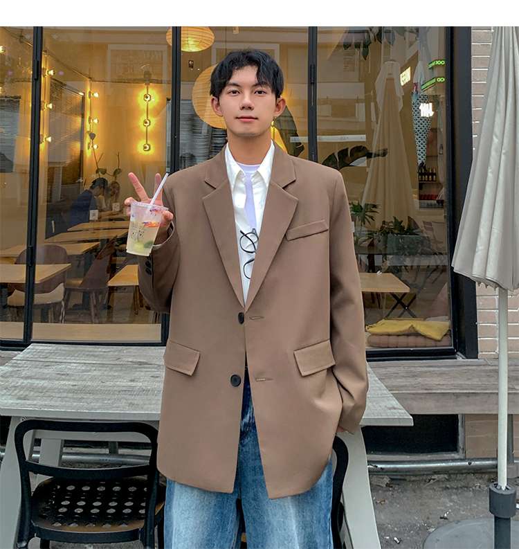 メンズカジュアルスーツ 男性用正装服 運動靴と組み合わせる新感覚着こなし