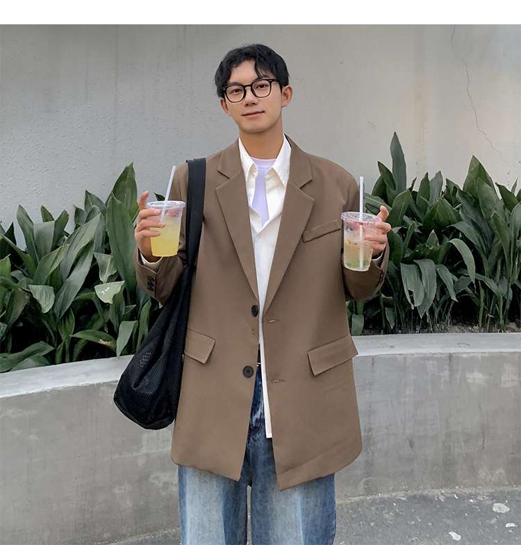メンズカジュアルスーツ 男性用正装服 運動靴と組み合わせる新感覚着こなし