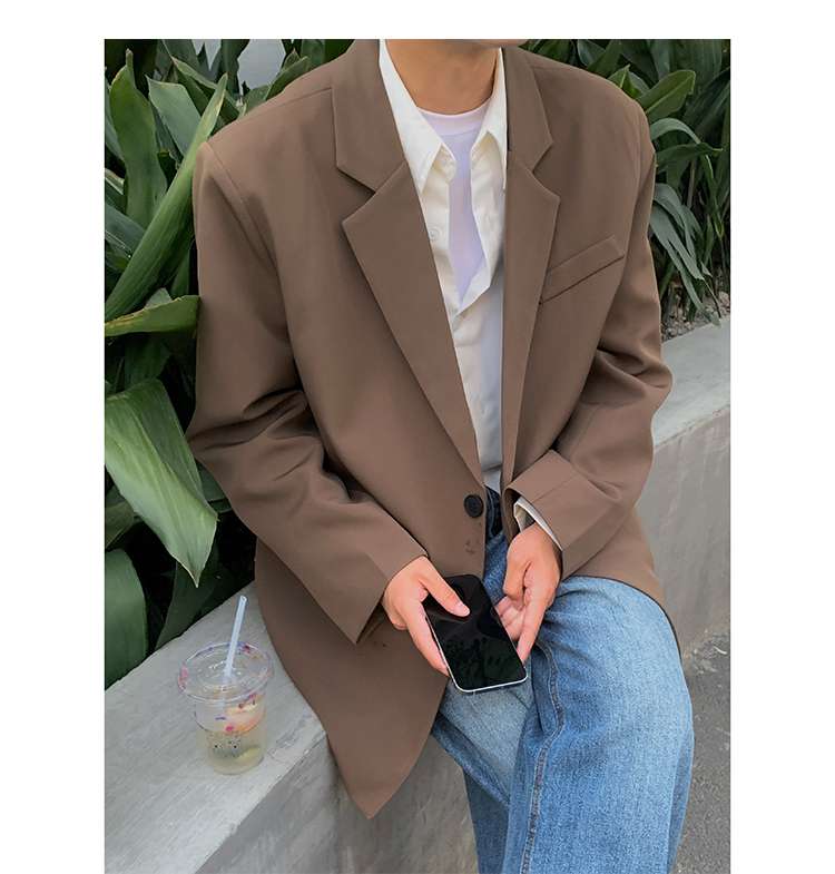 メンズカジュアルスーツ 男性用正装服 運動靴と組み合わせる新感覚着こなし
