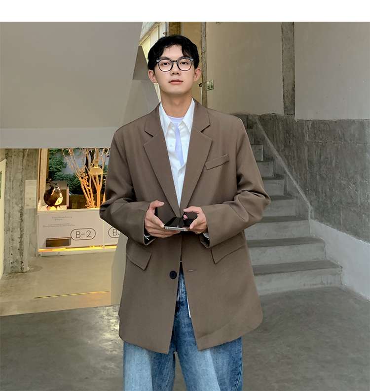 メンズカジュアルスーツ 男性用正装服 運動靴と組み合わせる新感覚着こなし