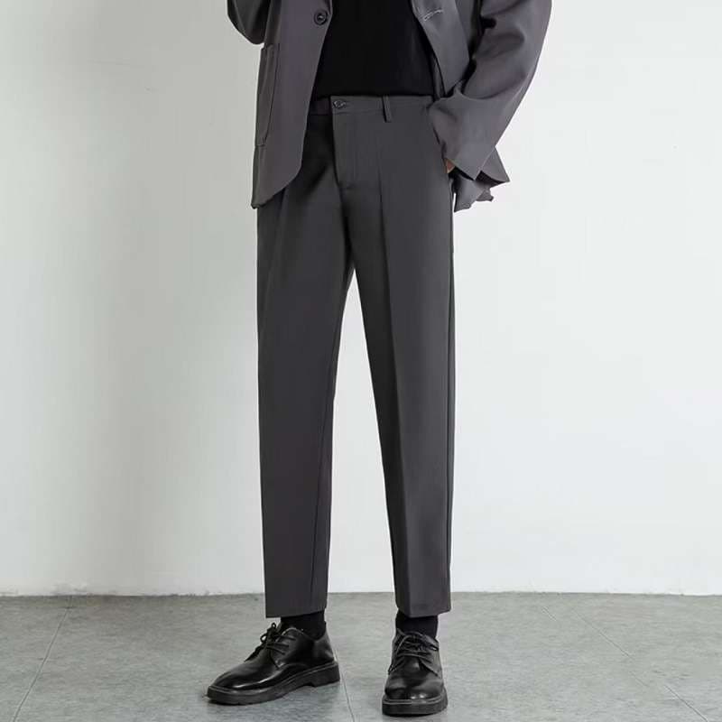 【メンズカジュアル】 すっきりとした大人の定番スラックス
